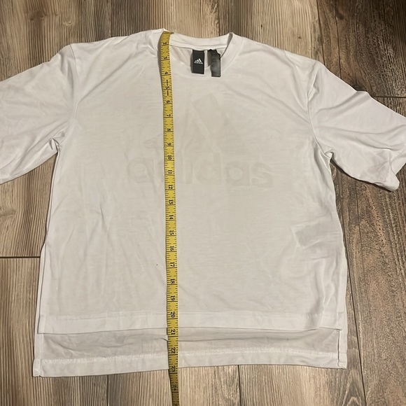 XS Adidas watermark semi crop top - Picture 3 of 4